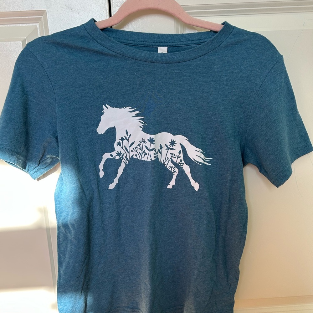 Blue and White Short Sleeve Tee with Horse Graphic